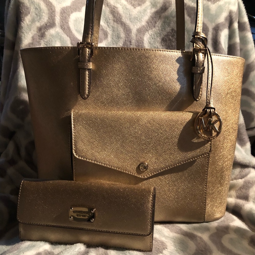 Gold Michael Kors purse & wallet